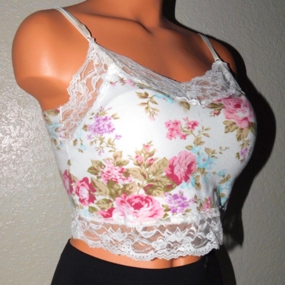 Zenana Outfitters Floral Lace Trim Padded Bralette - Picture 3 of 6